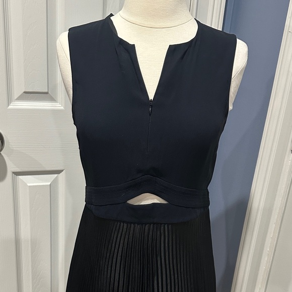 A.L.C. Elegant Black Cutout Maxi Dress - Picture 5 of 8